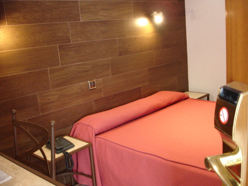 Hostal Sol Toledo Ngoại thất bức ảnh